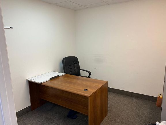3rd image of 2727 E Oakland Park Blvd #304-A
