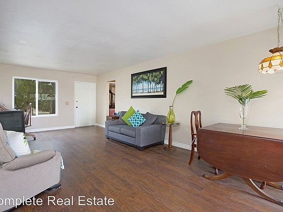 3rd image of 4525 Beverly Glen Dr