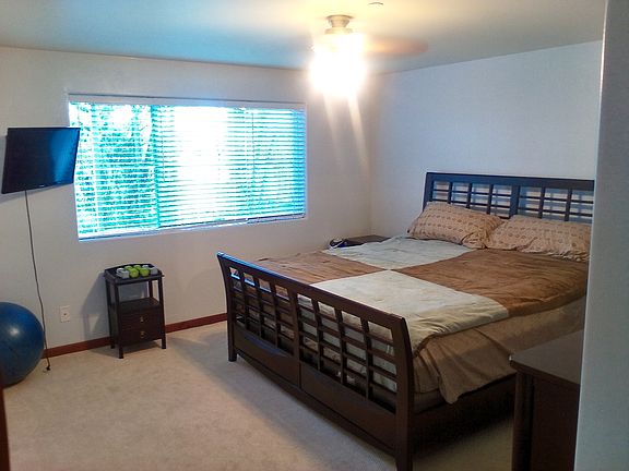 4th image of 21 N Shore Dr APT 4