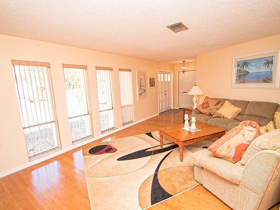 5th image of 8007 19th Avenue Dr W