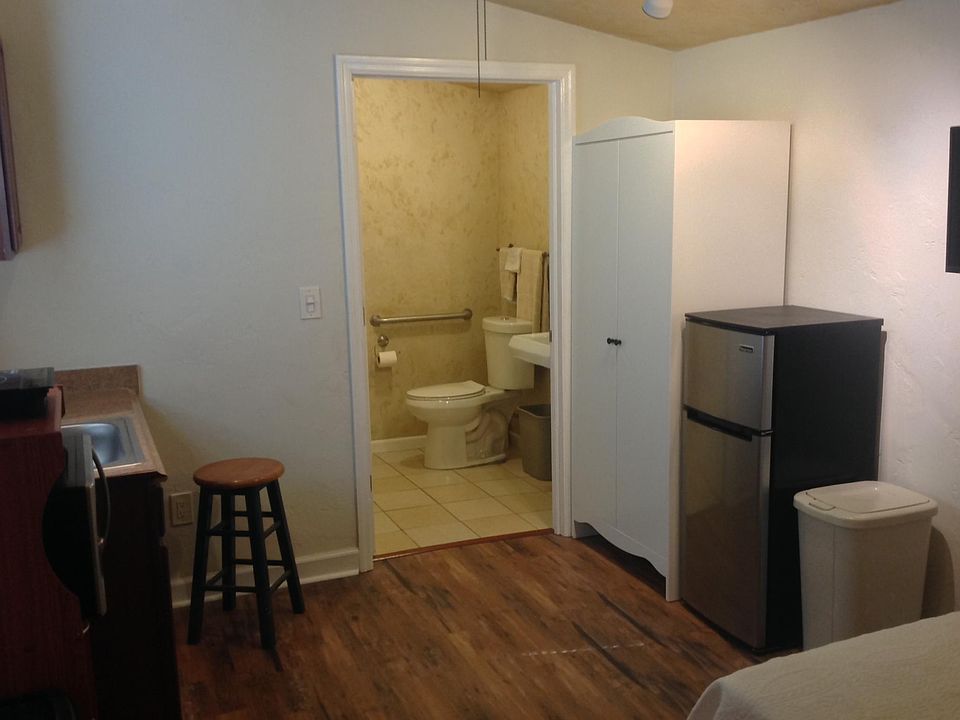 1st image of 19907 N Us Highway 41 Floor 2
