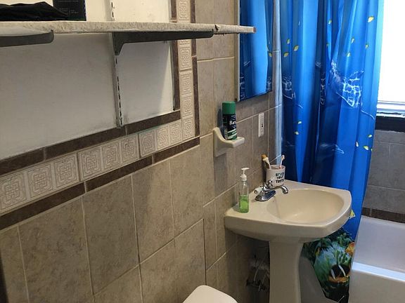 4th image of 3240 Lehman St #1