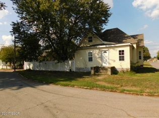 416 E Thorn St, Marion, IL 62959