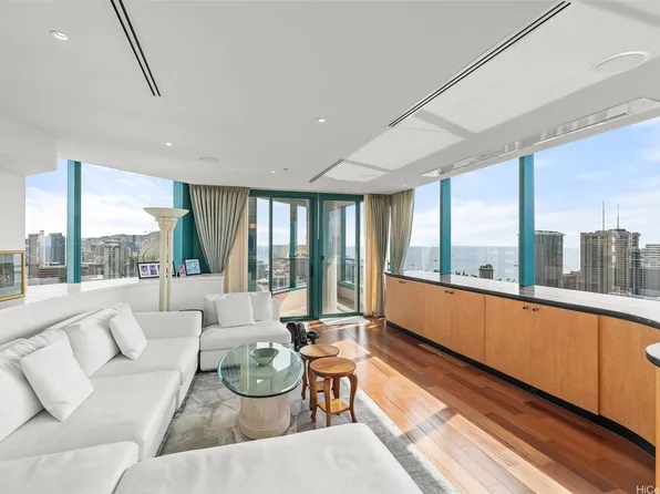 1888 Kalakaua Ave APT 3704, Honolulu, HI 96815