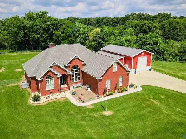 50 Helen Dr, Hartselle, AL 35640