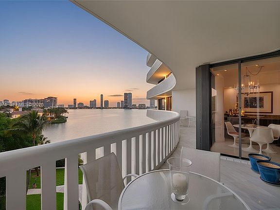 3rd image of 3000 Island Blvd APT 505