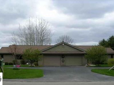 6823 Mathison Rd S, Traverse City, MI, 49686