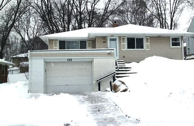 1st image of 122 16th Ave S