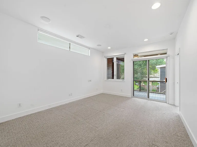 7002 Newcastle St — Photo 22