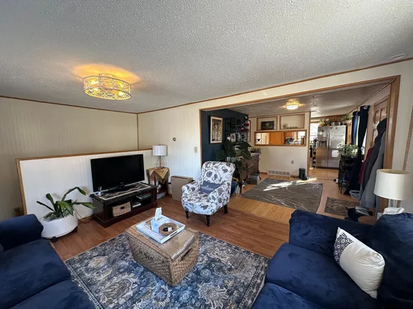 1002 SE 4th St, Grand Rapids, MN 55744