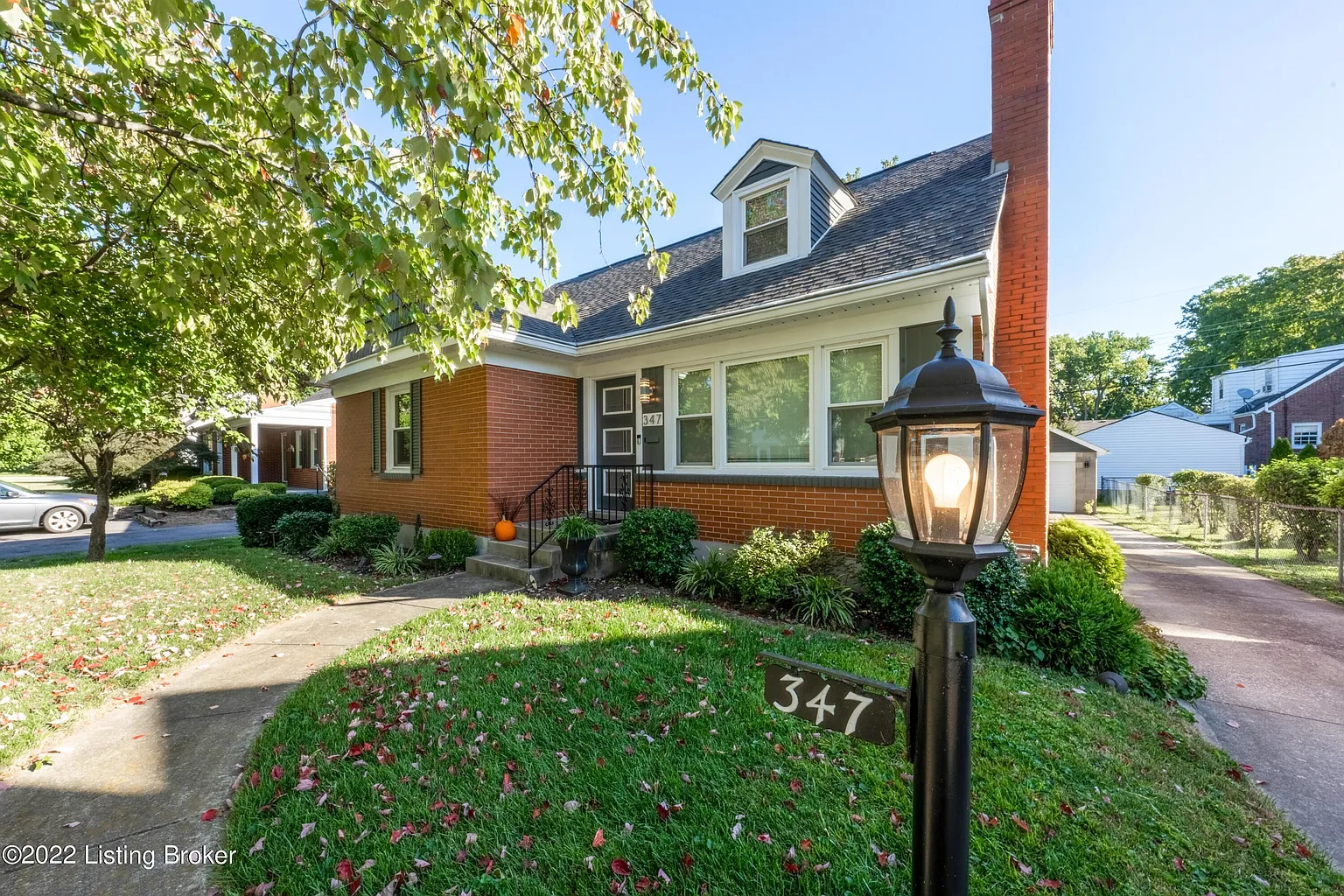 347 Chenoweth Ln photo 1