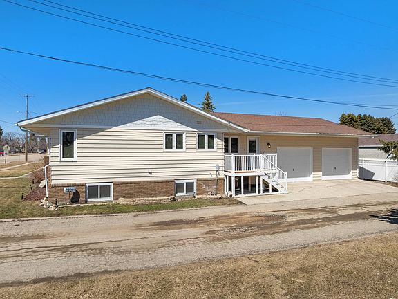 3rd image of 16 4th Ave NE