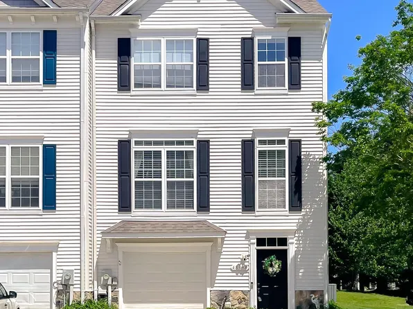 48398 Sunburst Dr, Lexington Park, MD 20653