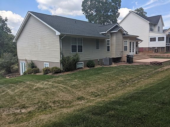 3rd image of 3216 48th Avenue Ln NE