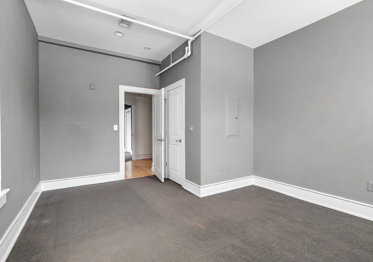 Luxury Gotham Condo for Rent!! — Photo 3