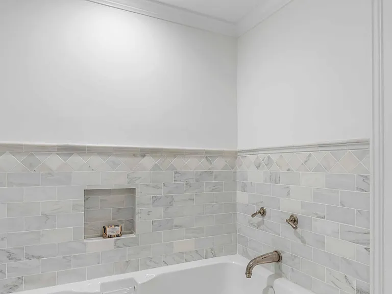 Master bath tub. (across from sink. )