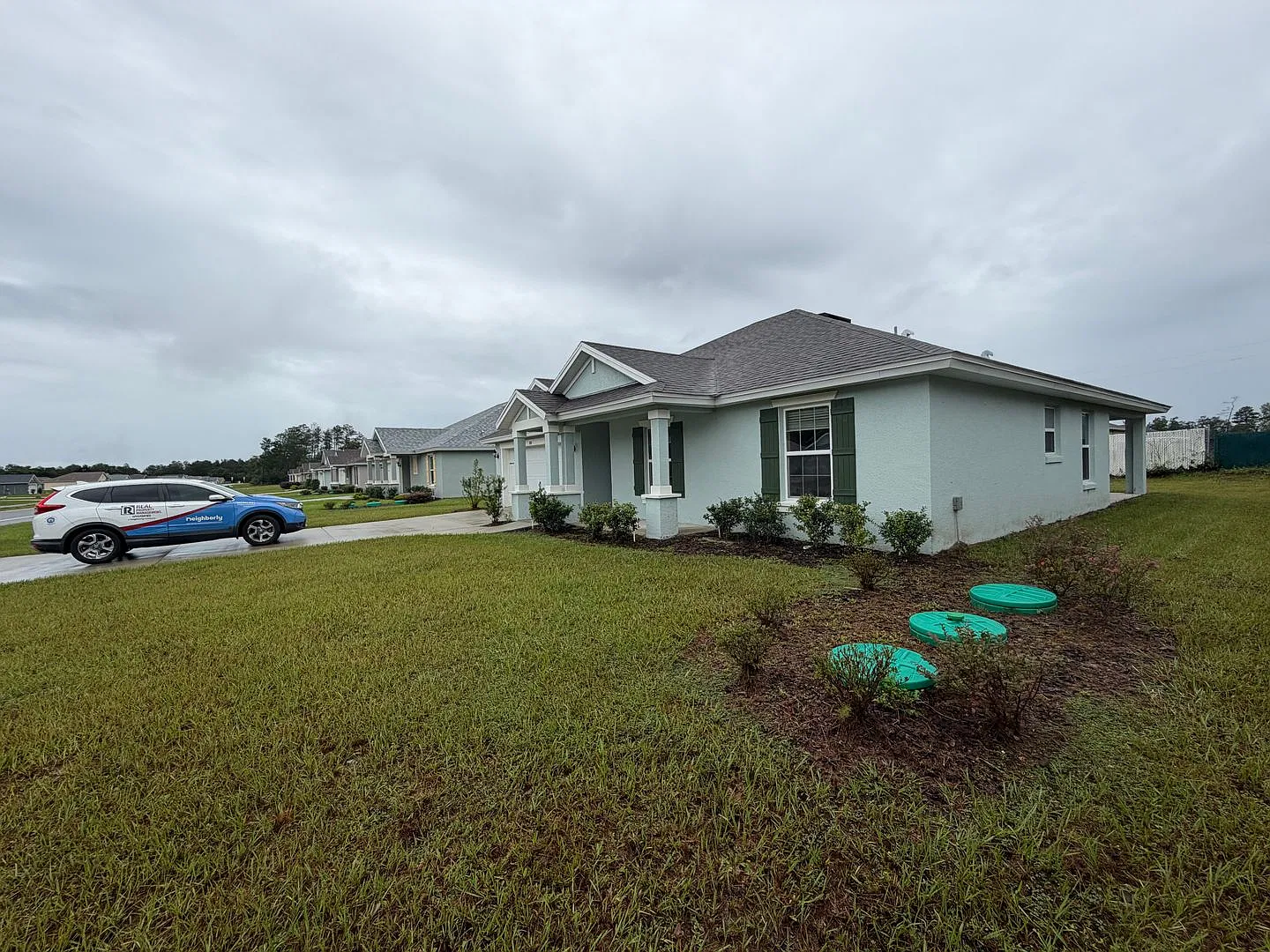 Beautiful 4-Bedroom Home with Spacious Master Suite & 2-Car Garage! Marion Oaks — Photo 2