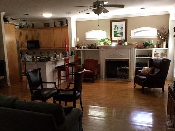 Living Room, kitchen, built in shelving