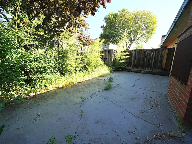 704-718 Sutter — Photo 1