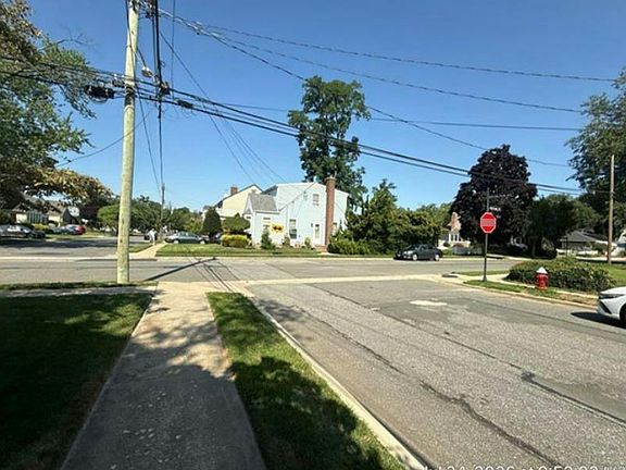 5th image of 76 Driving Park Ave