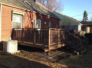 32 Maplefield Rd, Pleasant Ridge, MI 48069