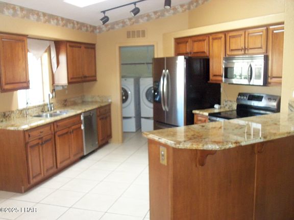 3rd image of 1397 Bentley Blvd