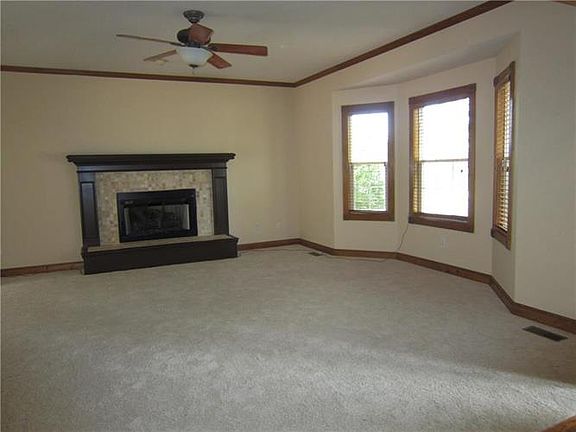 2nd image of 607 Crabapple Ln