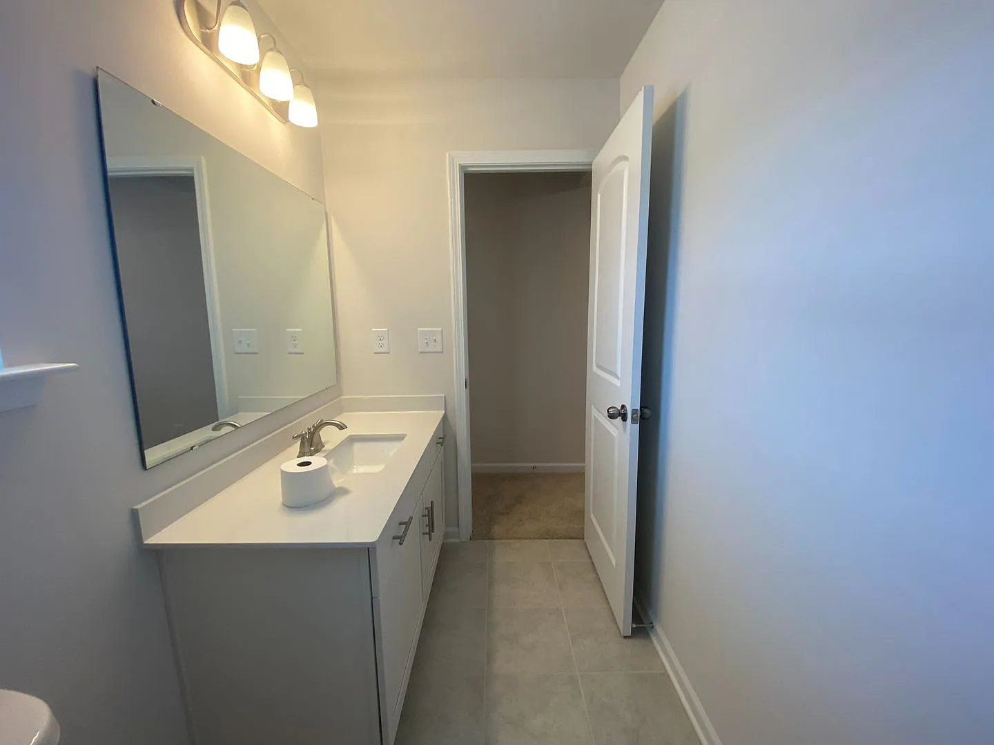 Room in 4 Bedroom Townhome at Planters Trace Ln — Photo 2