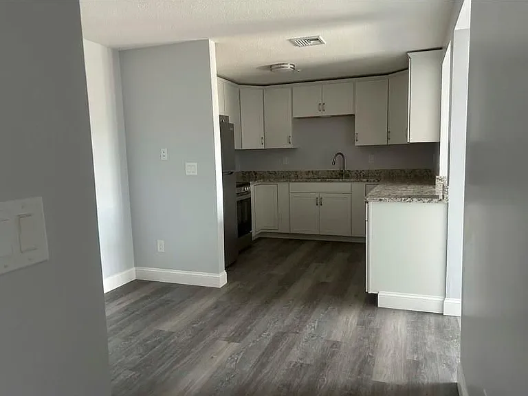 728 Beverage Hill Ave #16 — Photo 6