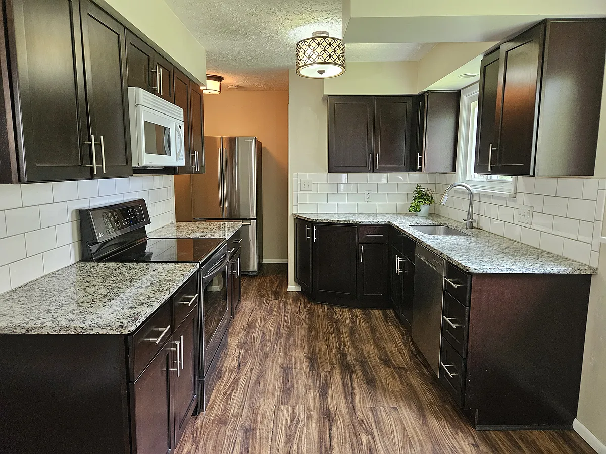 Kitchen - 4629 Linda Ln