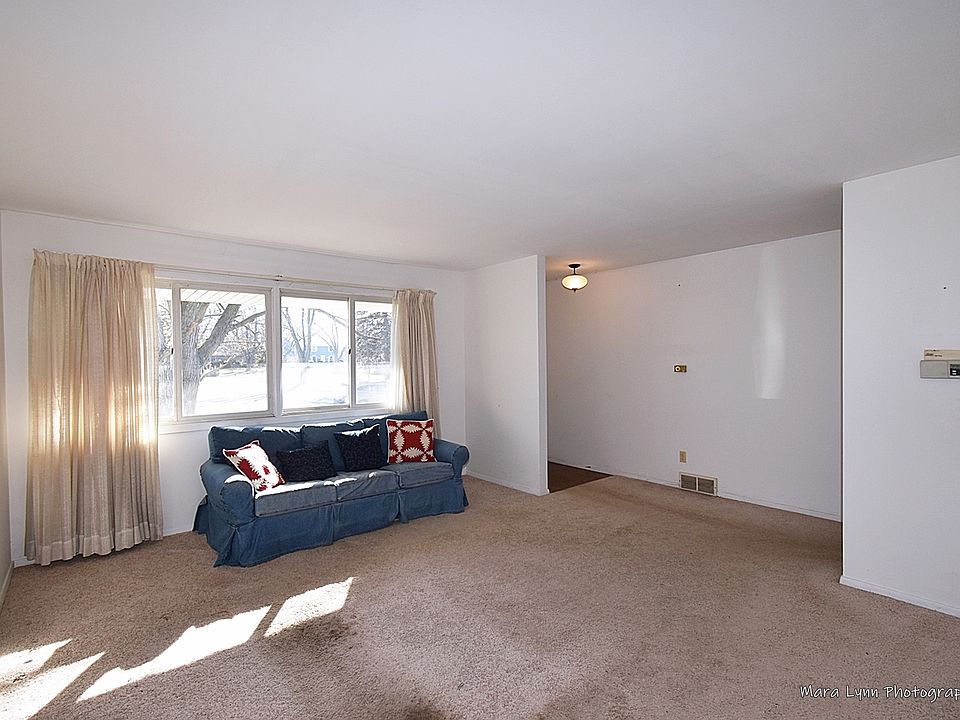 327 Boulder Hill Pass, Oswego, IL 60543 Zillow