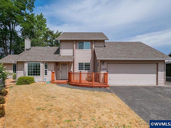 2nd image of 4439 Fern Ct NE
