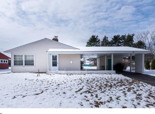 41 Friendly Ln, Levittown, PA 19055