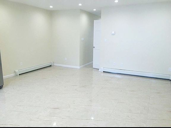 5th image of 2052 47th St
