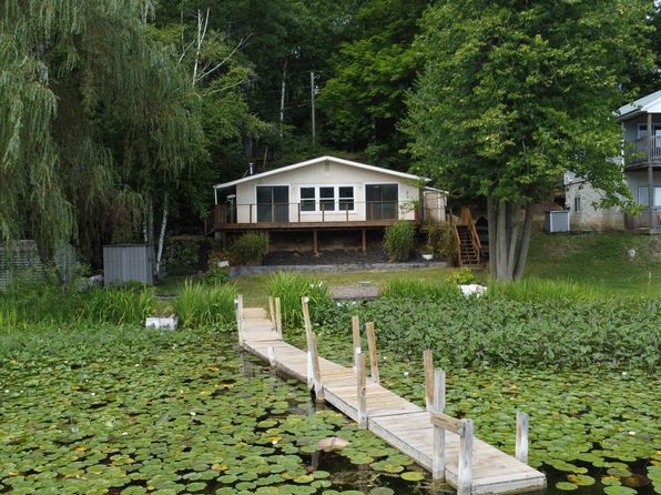 10194 Deaner Lake Dr, Riverdale, MI 48877
