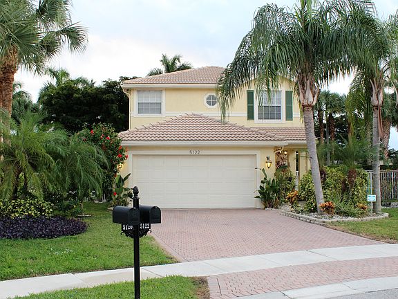 3rd image of 5122 Crescent Moon Dr