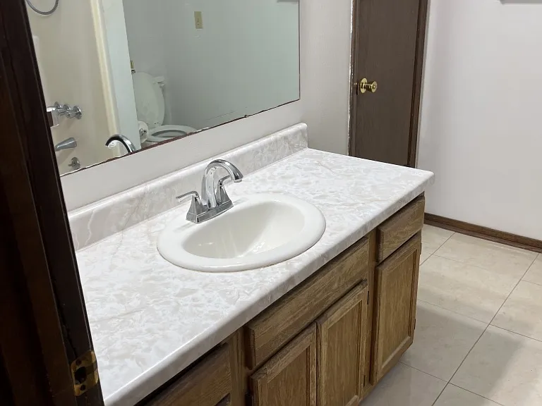 93 Harris - Bathroom_04172024