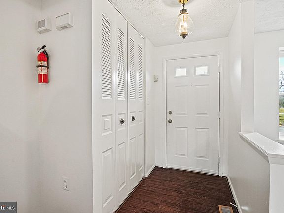 2nd image of 3525 Laurel View Ct