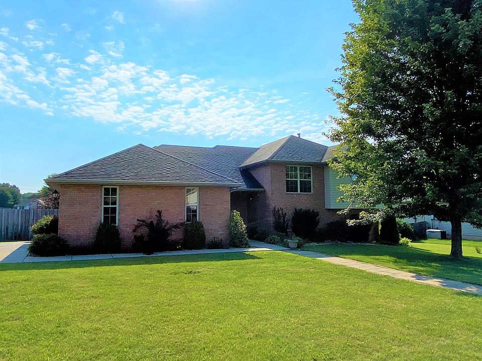 1st image of 600 Chandler Dr