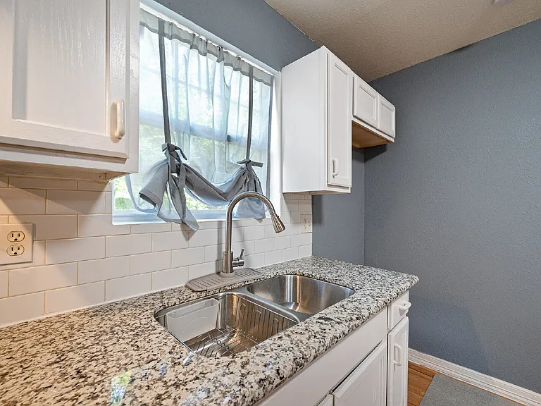 7815 Harding St #B — Photo 14