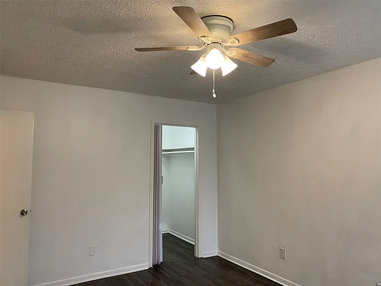 5002 Blue Spruce Cir #A — Photo 16