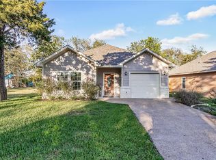 230 Apple St, Bryan, TX 77803
