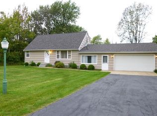 585 N Star Rd, East Aurora, NY 14052