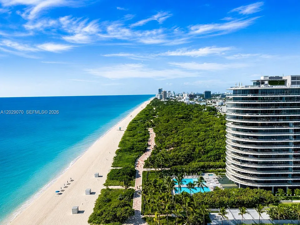 8701 Collins Ave #605