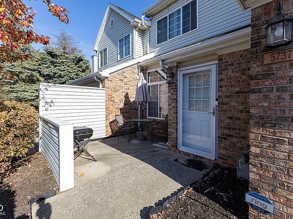 3rd image of 5737 Carrousel Dr