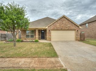 11109 SW 40th St, Mustang, OK 73064