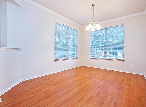 Large space at the entry of the home. Perfect for formal din