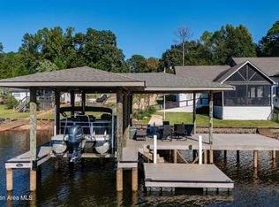798 Point Cloxson Cir, Jacksons Gap, AL 36861