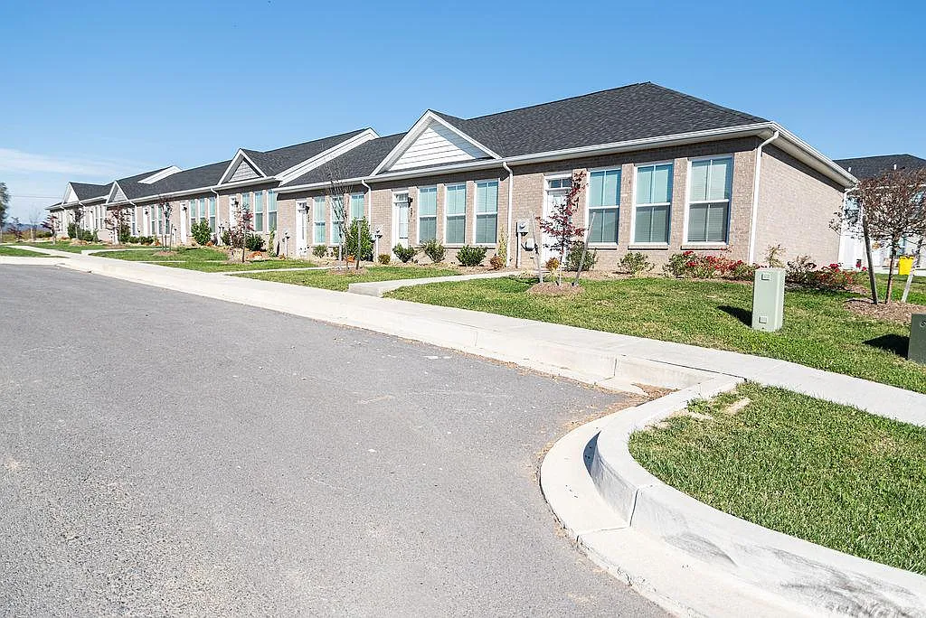 Breeze Hill by JBG Rentals — Photo 1