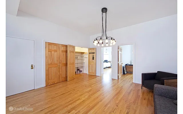 Rented by Douglas Elliman | media 16